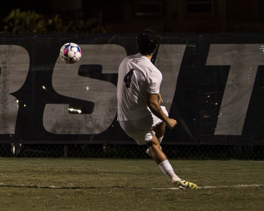 Miguel Londoño · Estudiante-Atleta en USA